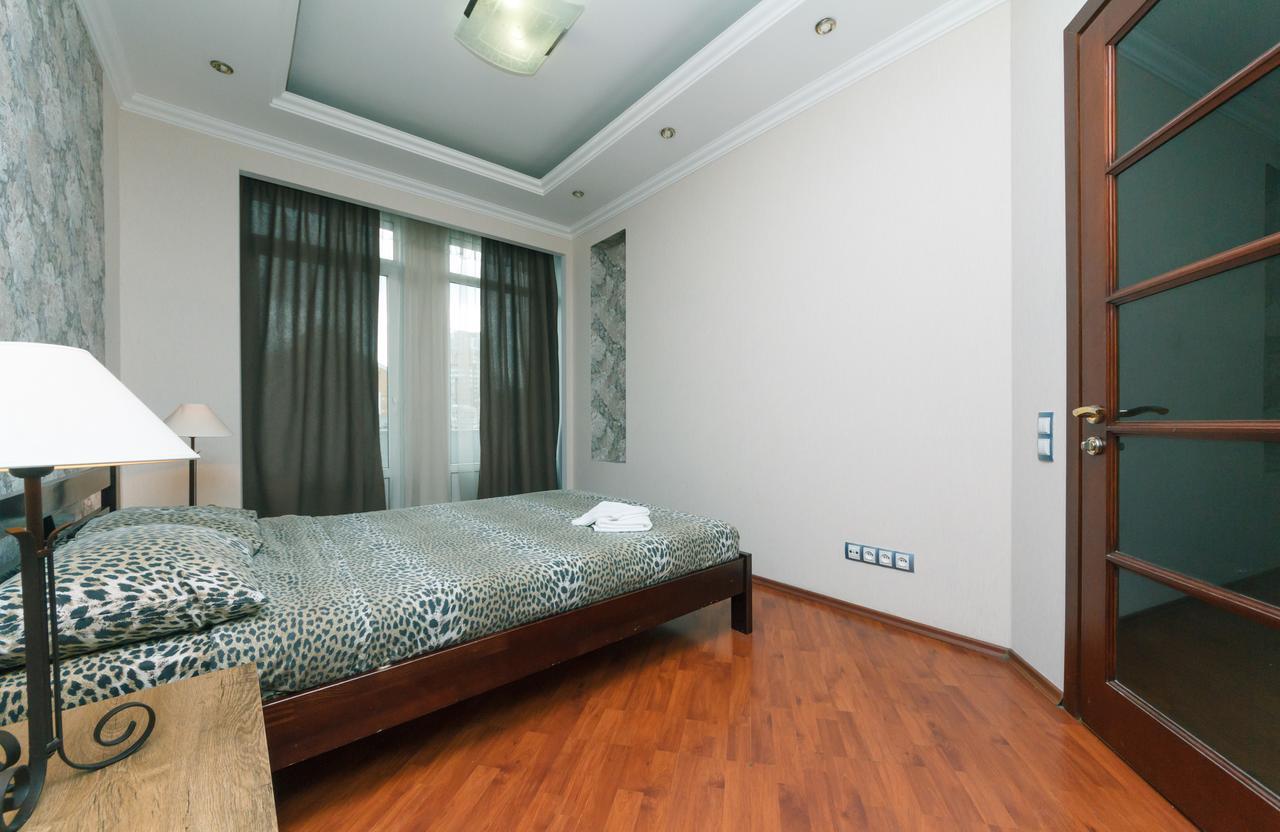 Two Bedroom Apartment On Kreschatik, Kyiv Center With Great View Dış mekan fotoğraf